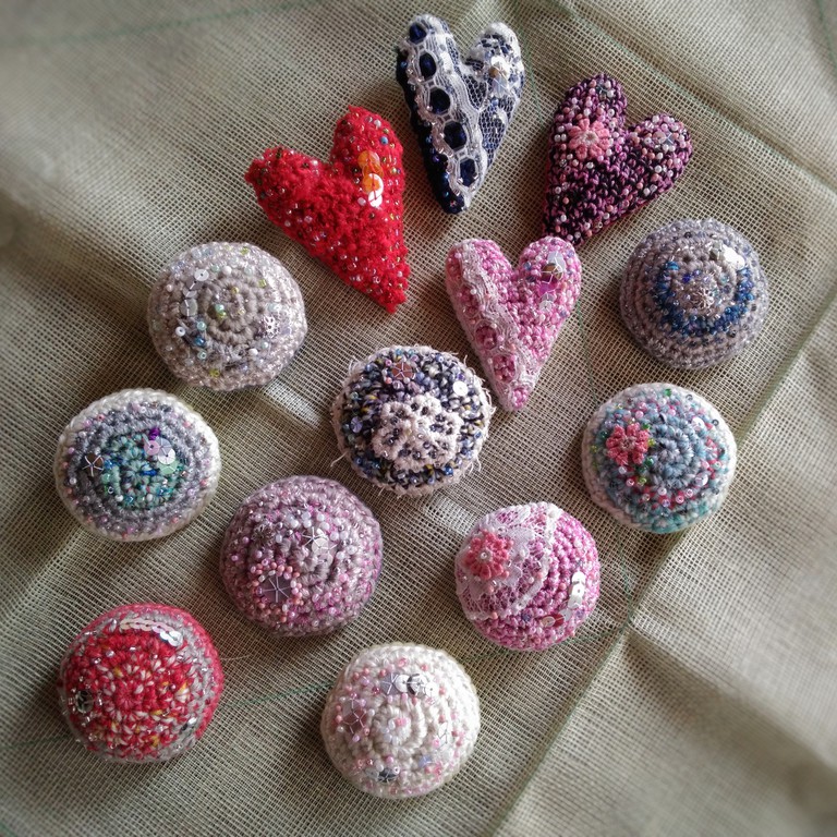 ニットブローチ